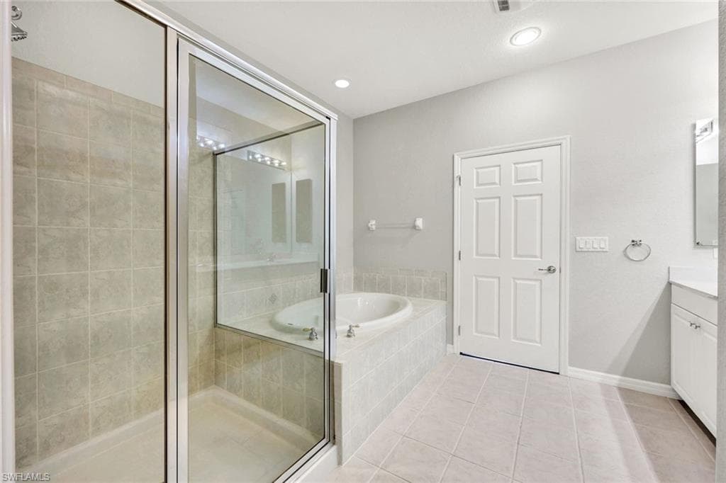 9621 Spanish Moss Way 3831, Bonita Springs, FL 34135-9