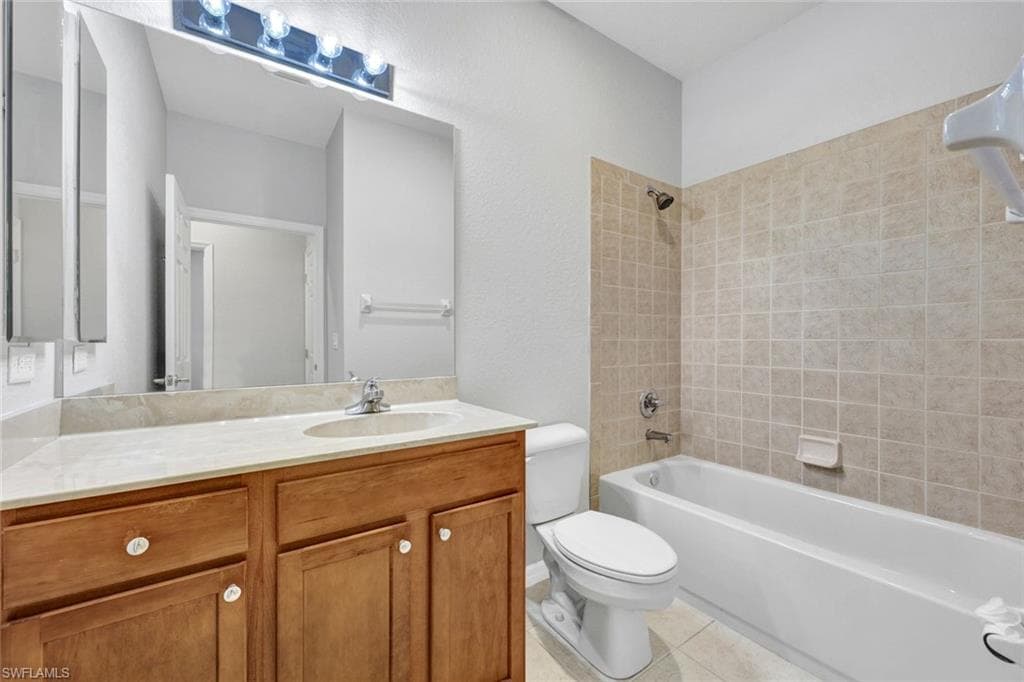 9621 Spanish Moss Way 3831, Bonita Springs, FL 34135-13