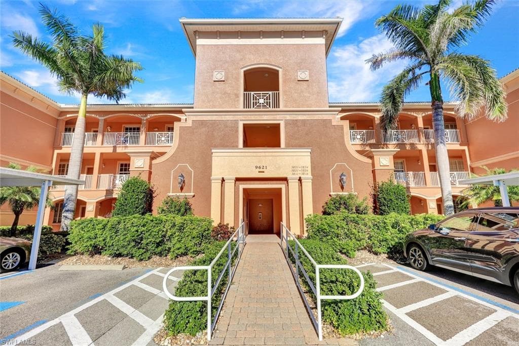 9621 Spanish Moss Way 3831, Bonita Springs, FL 34135-16