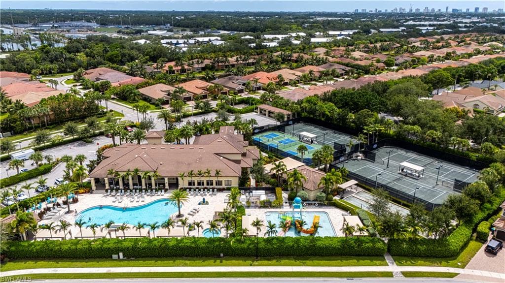 13852 Luna Dr, Naples, FL 34109-26