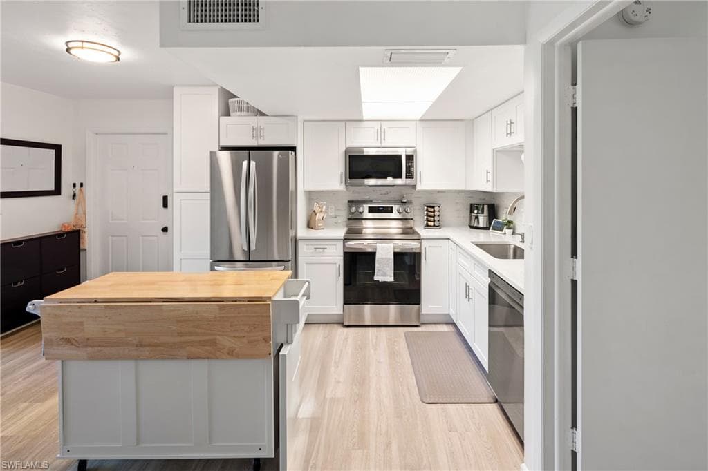 19 Bob O Link Ct A, Naples, FL 34105-9