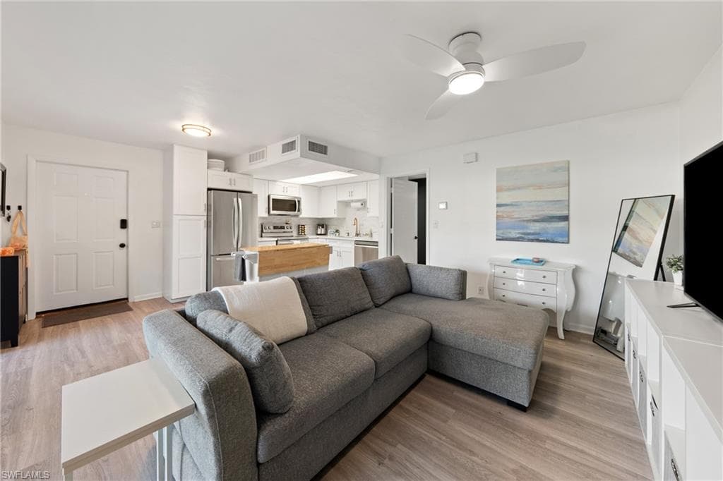 19 Bob O Link Ct A, Naples, FL 34105-13