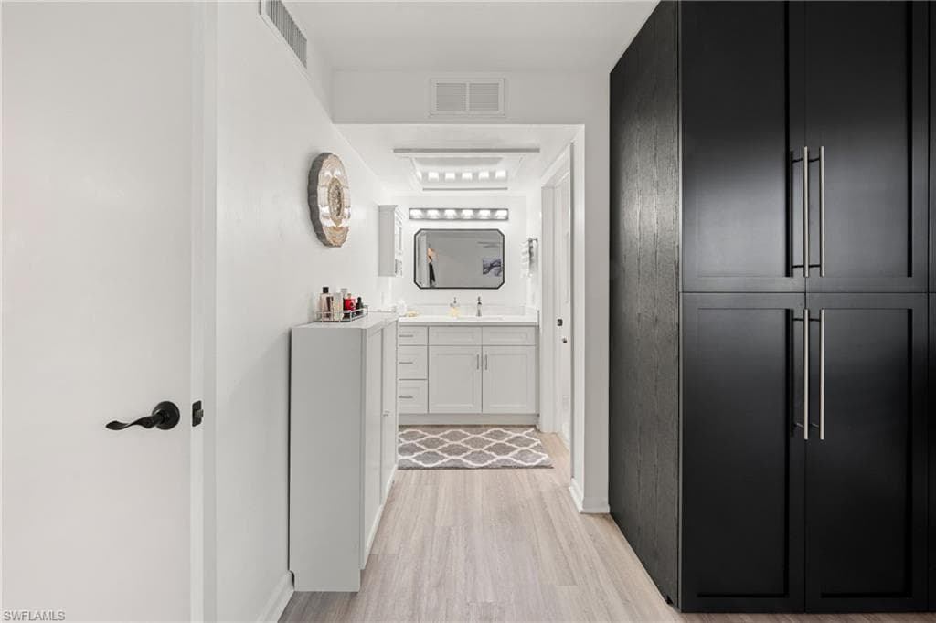19 Bob O Link Ct A, Naples, FL 34105-25