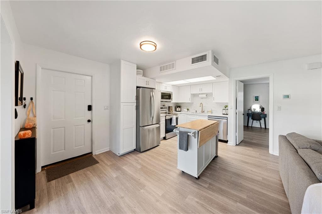 19 Bob O Link Ct A, Naples, FL 34105-6