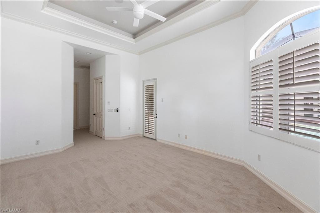 8886 Shenendoah Cir, Naples, FL 34113-14