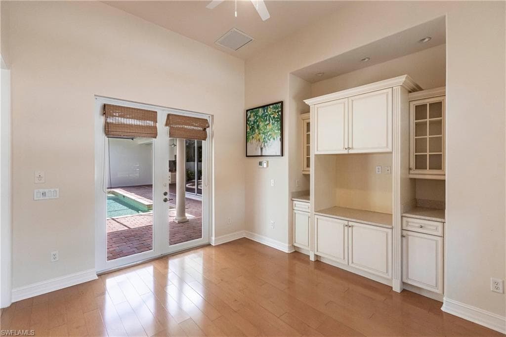 8886 Shenendoah Cir, Naples, FL 34113-21