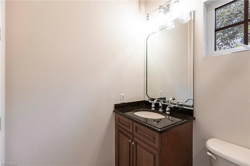 8886 Shenendoah Cir, Naples, FL 34113-23
