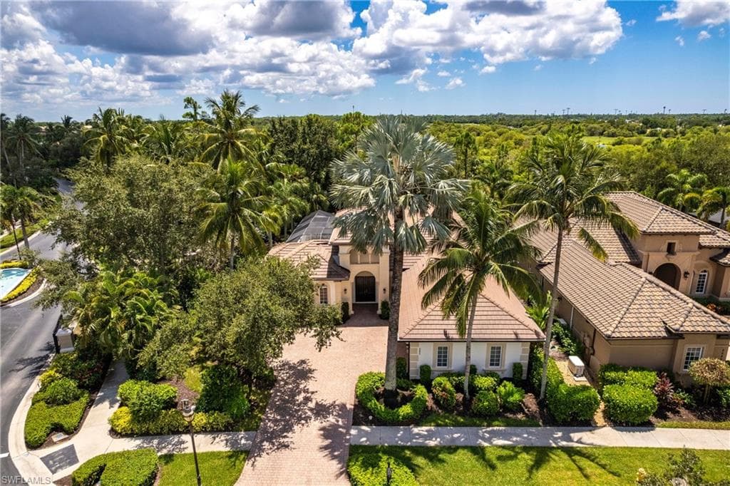 8886 Shenendoah Cir, Naples, FL 34113-31