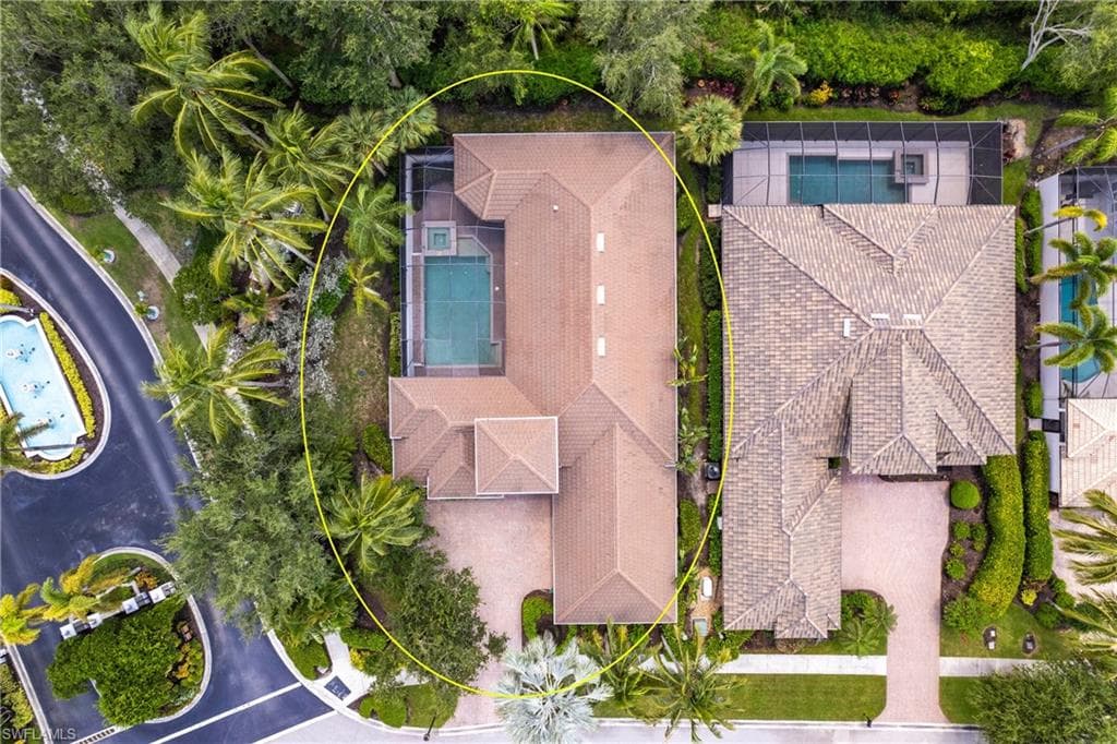 8886 Shenendoah Cir, Naples, FL 34113-33