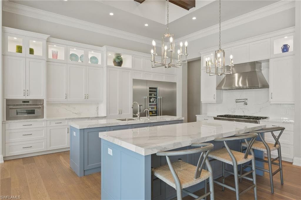 6303 Highcroft Dr, Naples, FL 34119-9