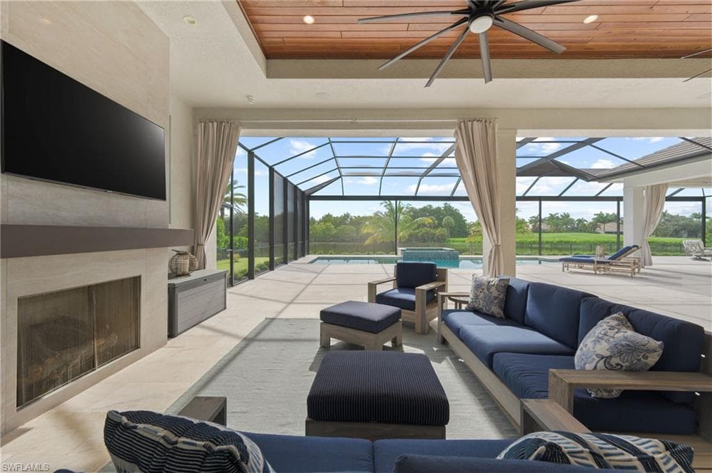 6303 Highcroft Dr, Naples, FL 34119-32
