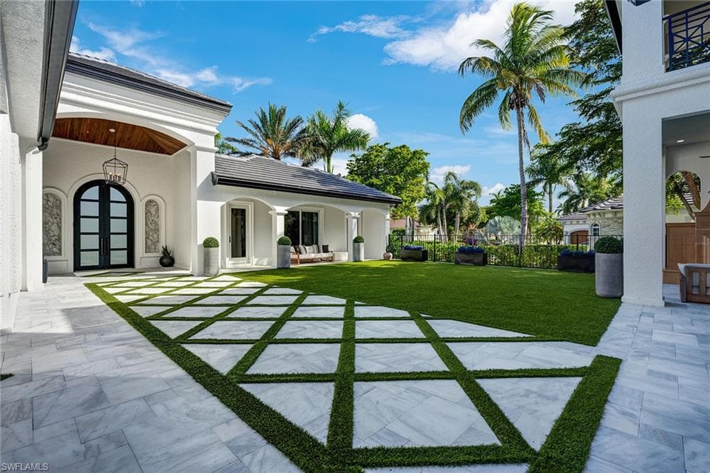 12450 Vittoria Way, Fort Myers, FL 33912-9
