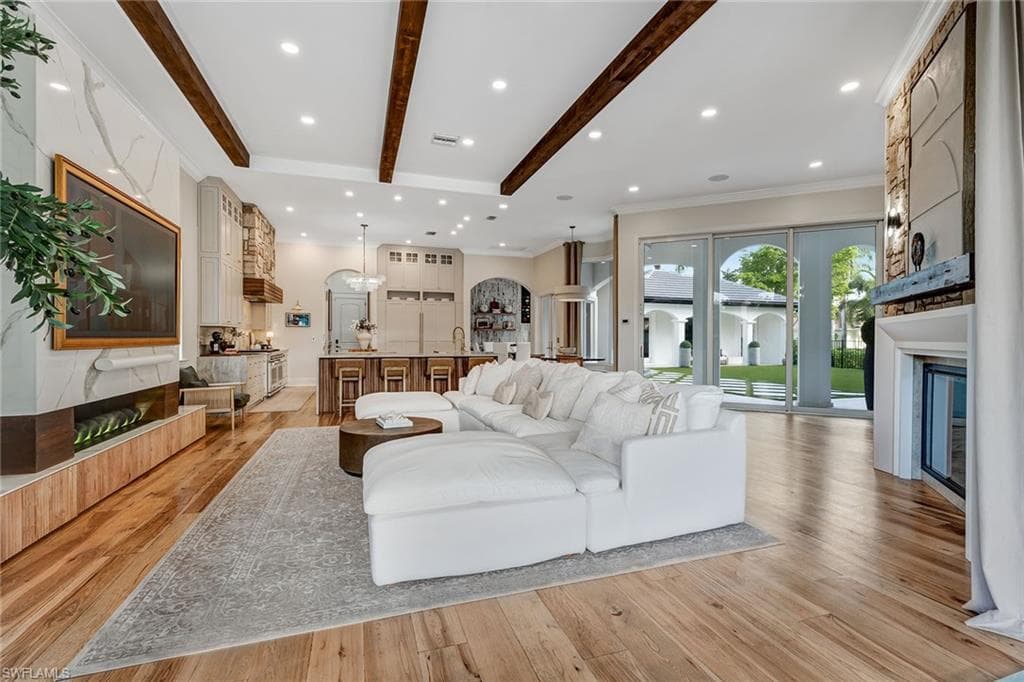12450 Vittoria Way, Fort Myers, FL 33912-13