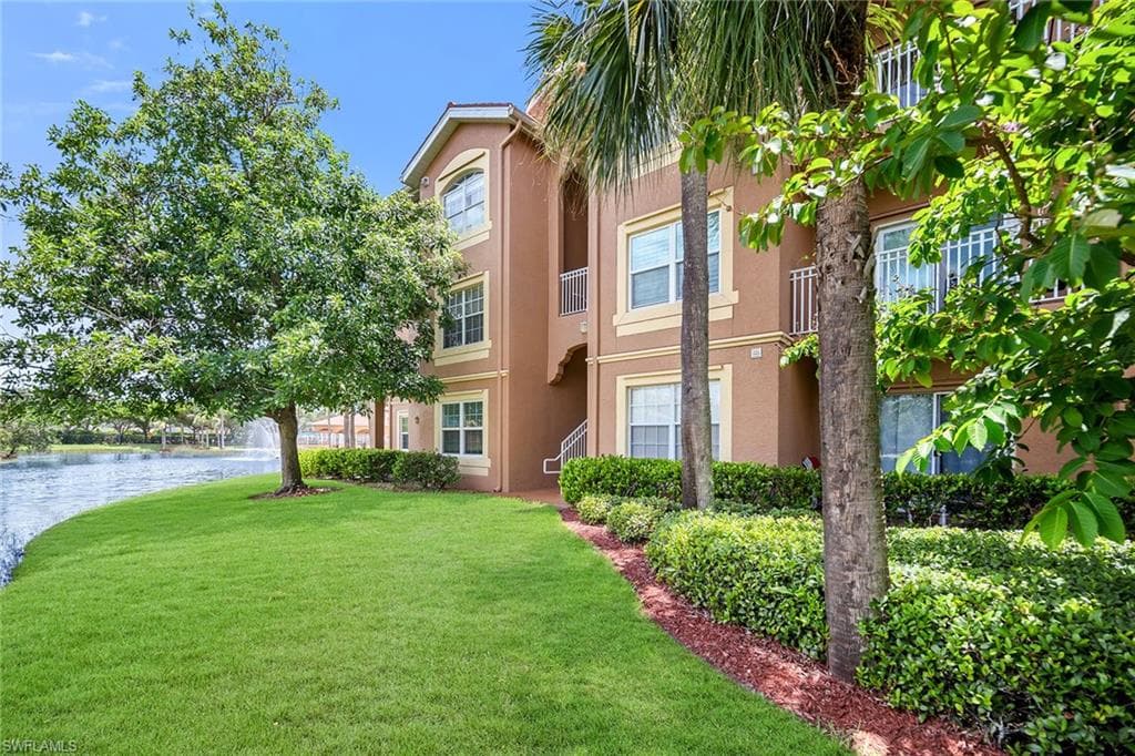 15605 Ocean Walk Cir 203, Fort Myers, FL 33908-1