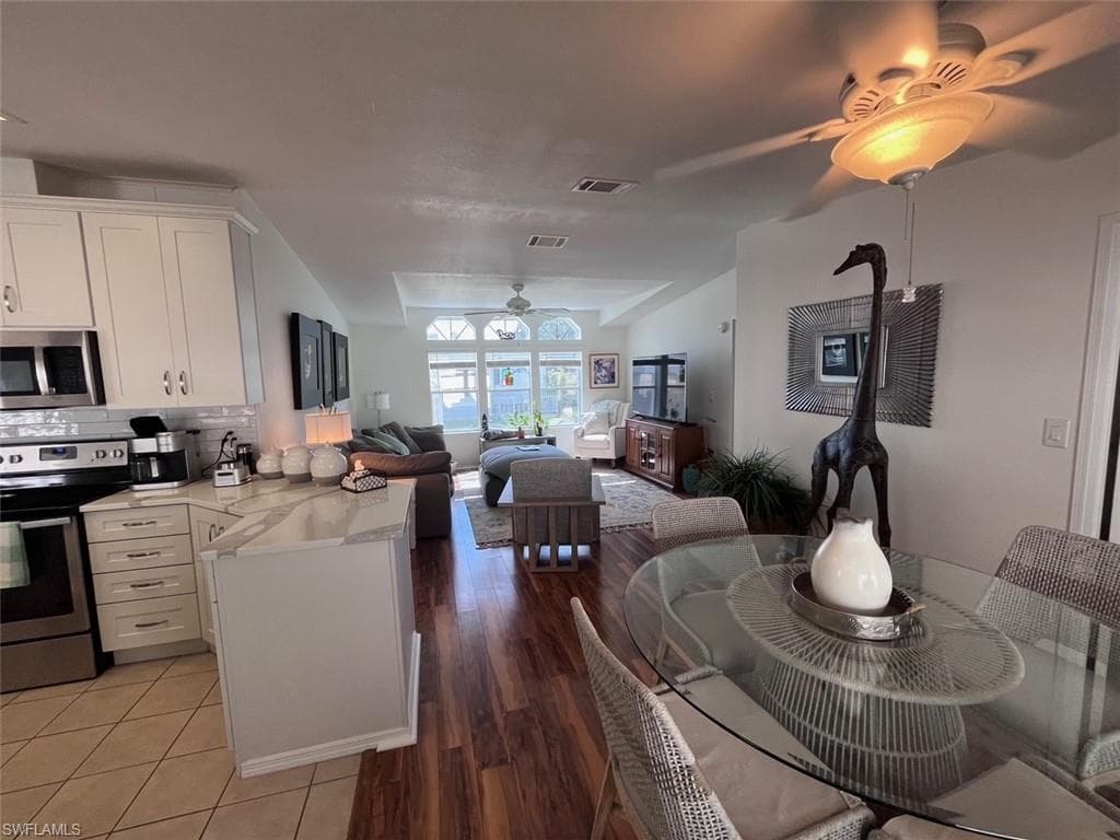 65 Turquoise Ave 65t, Naples, FL 34114-11