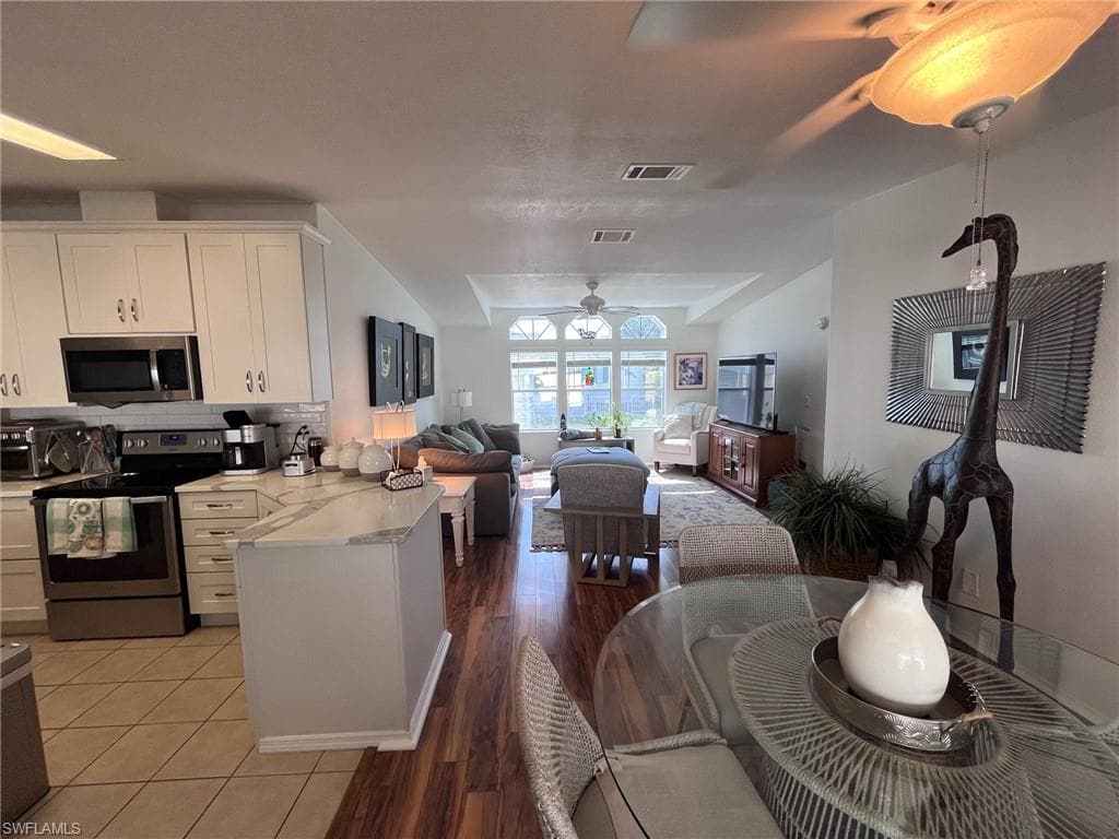 65 Turquoise Ave 65t, Naples, FL 34114-12