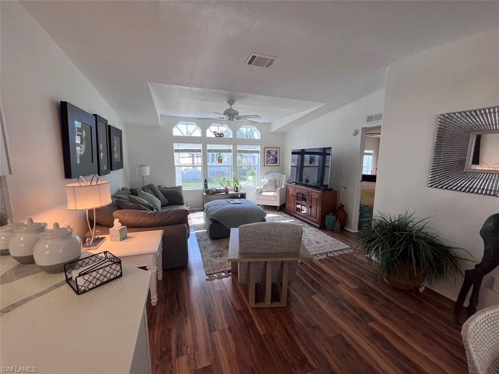 65 Turquoise Ave 65t, Naples, FL 34114-14