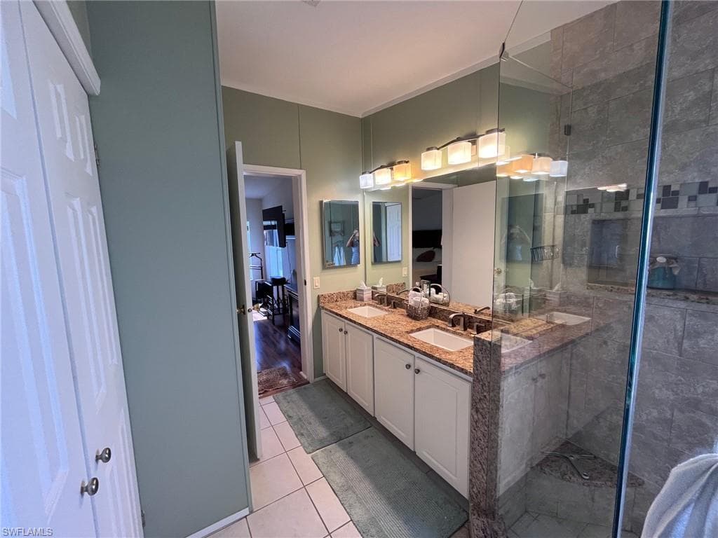 65 Turquoise Ave 65t, Naples, FL 34114-31