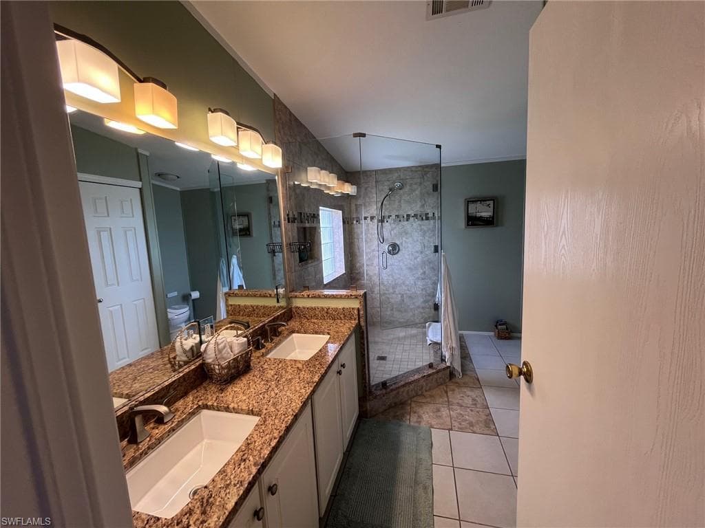 65 Turquoise Ave 65t, Naples, FL 34114-32