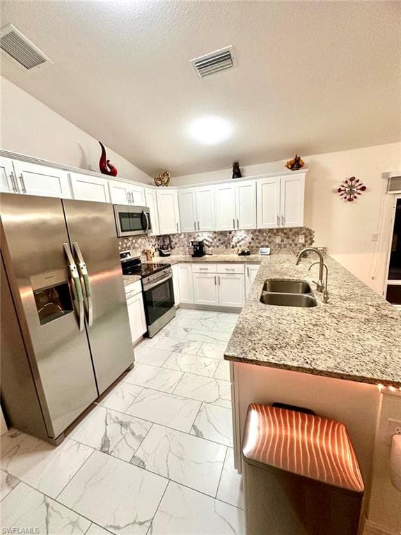 408 7th Ter, Cape Coral, FL 33909-10