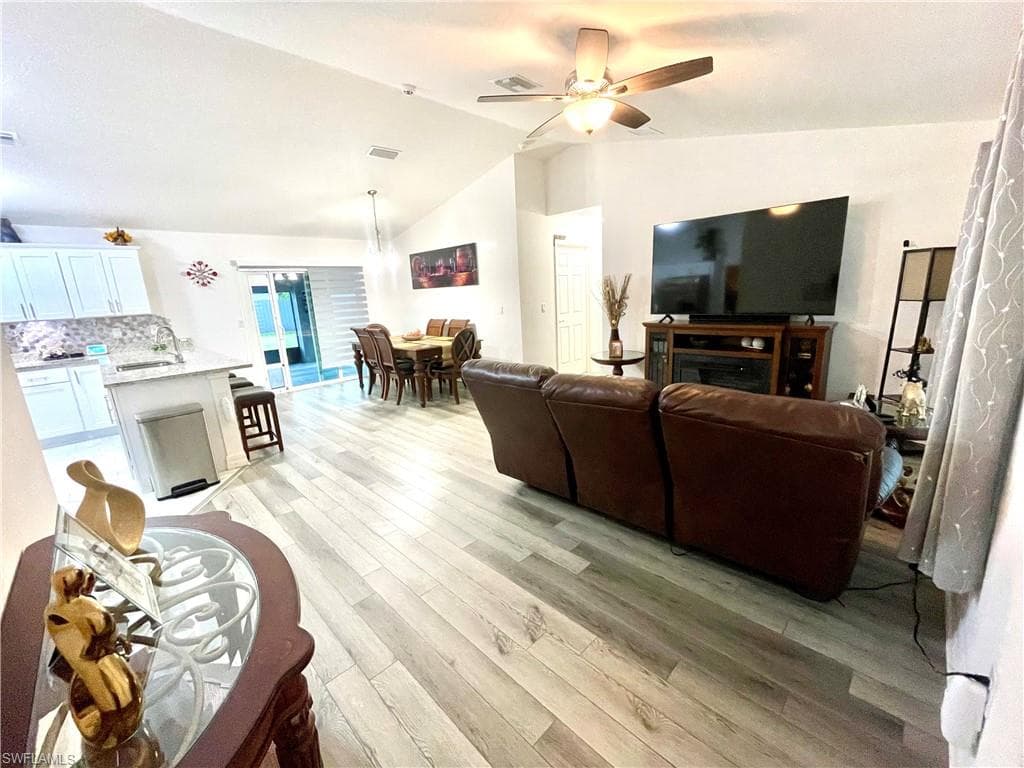 408 7th Ter, Cape Coral, FL 33909-7