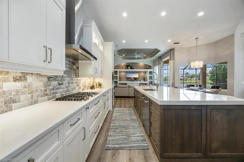 14512 Jekyll Island Ct, Naples, FL 34119-9