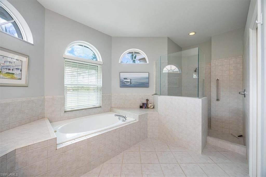14512 Jekyll Island Ct, Naples, FL 34119-20