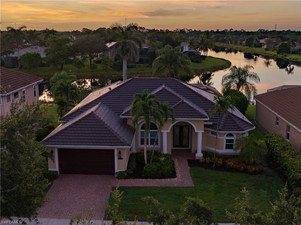 14512 Jekyll Island Ct, Naples, FL 34119-2