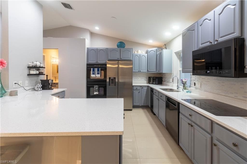 420 20th Ave NW, Naples, FL 34120-13