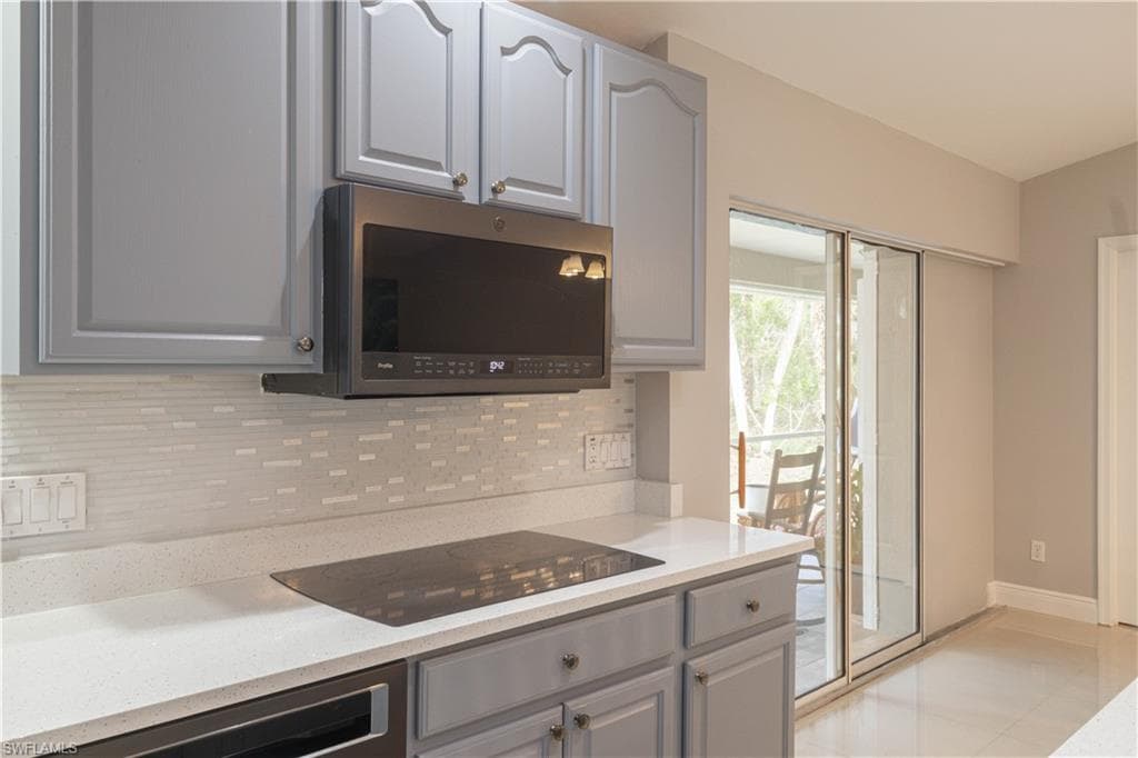 420 20th Ave NW, Naples, FL 34120-17