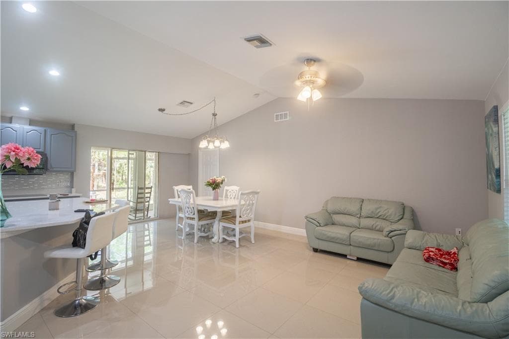 420 20th Ave NW, Naples, FL 34120-19