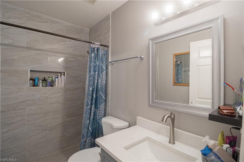 420 20th Ave NW, Naples, FL 34120-24