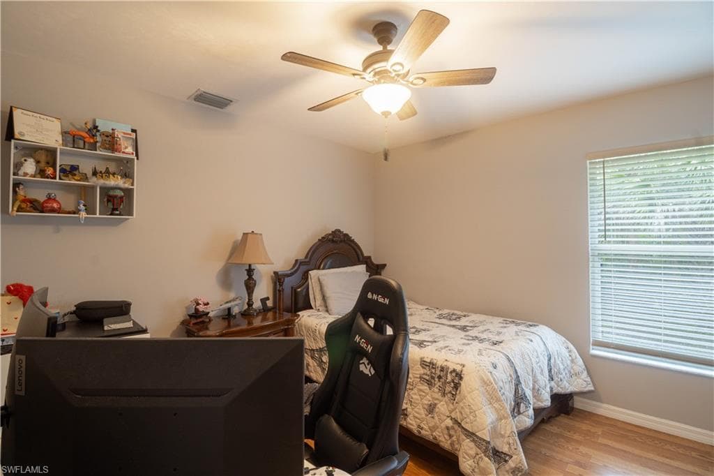 420 20th Ave NW, Naples, FL 34120-25