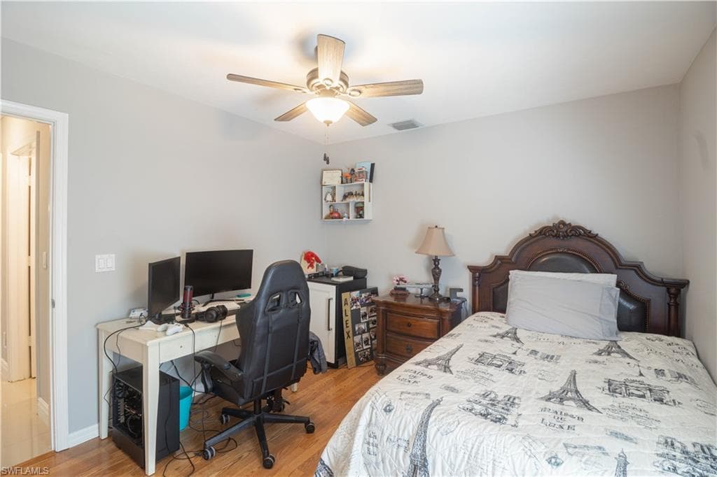 420 20th Ave NW, Naples, FL 34120-27
