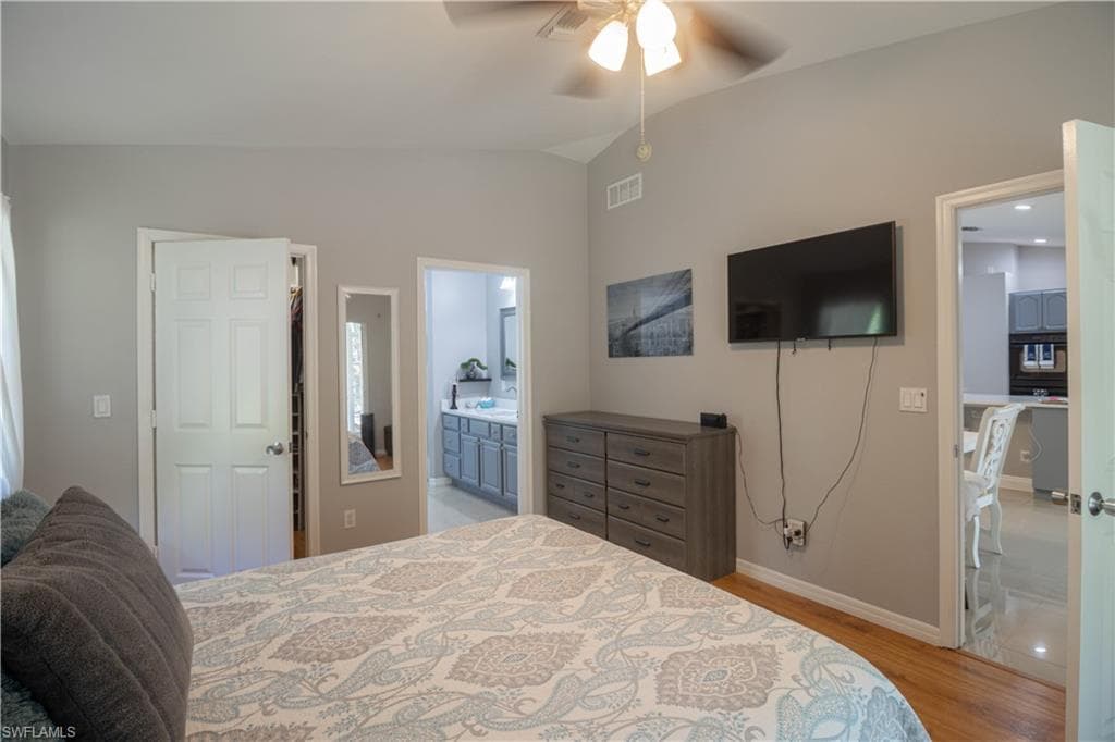 420 20th Ave NW, Naples, FL 34120-39