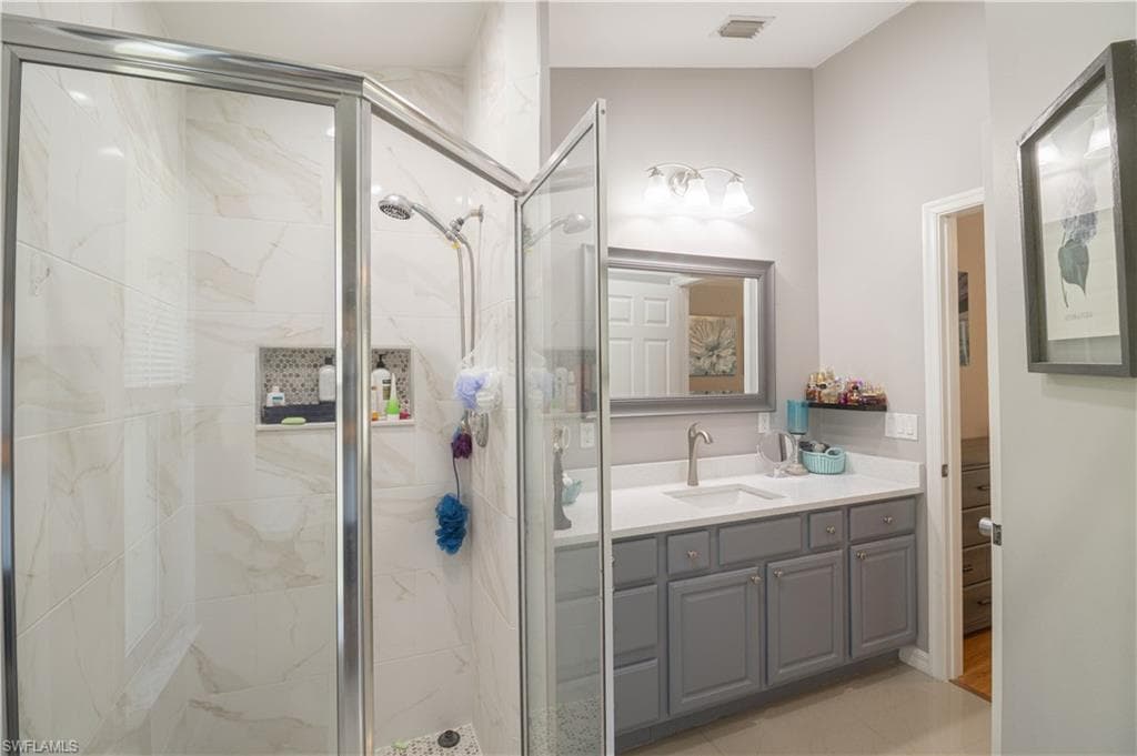 420 20th Ave NW, Naples, FL 34120-46