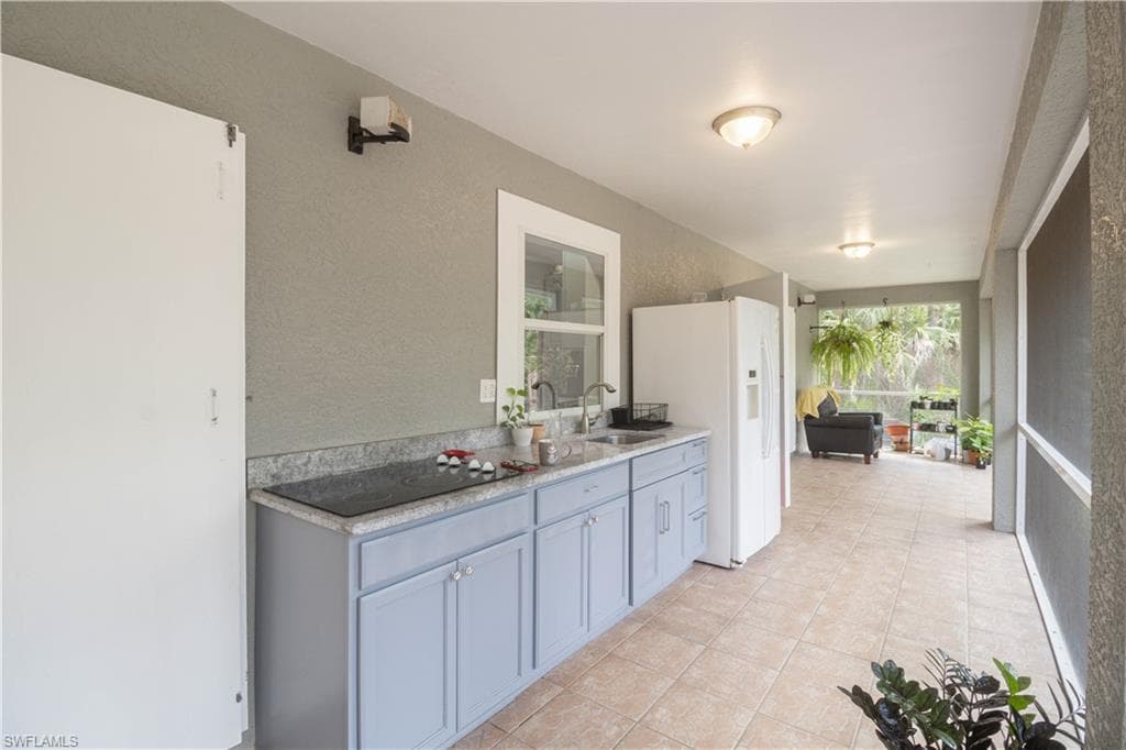 420 20th Ave NW, Naples, FL 34120-47