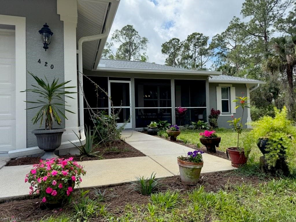 420 20th Ave NW, Naples, FL 34120-5