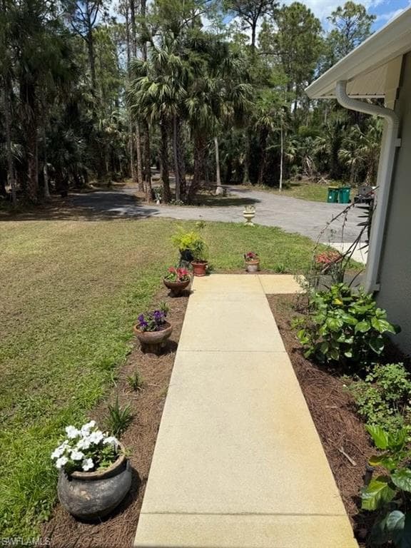 420 20th Ave NW, Naples, FL 34120-6