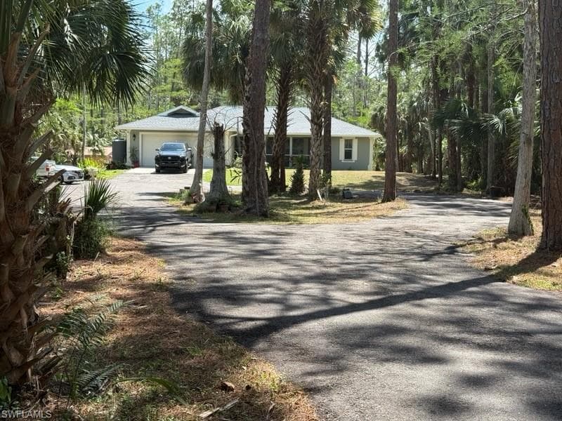 420 20th Ave NW, Naples, FL 34120-7
