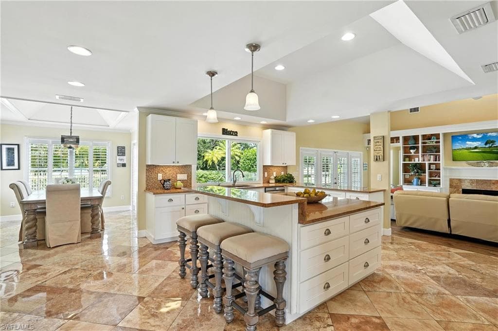 13033 Coco Plum Ln, Naples, FL 34119-9