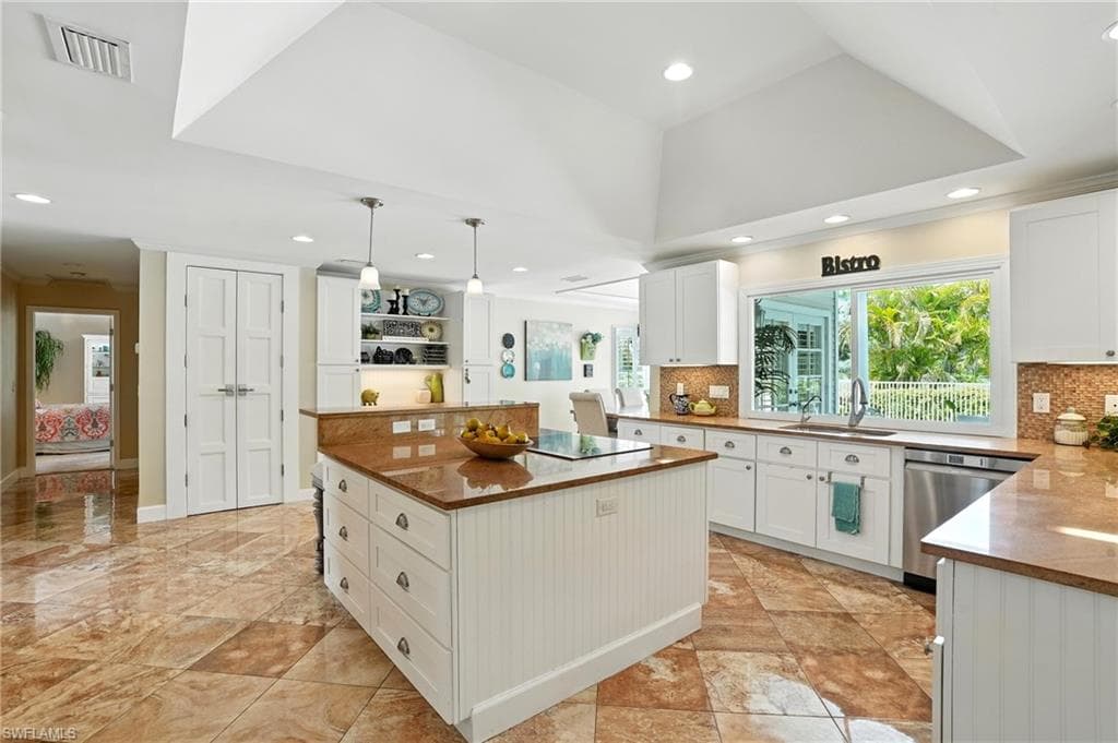 13033 Coco Plum Ln, Naples, FL 34119-10