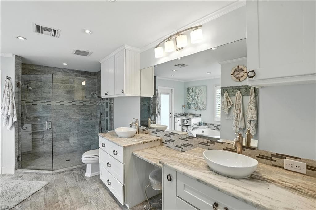 13033 Coco Plum Ln, Naples, FL 34119-19