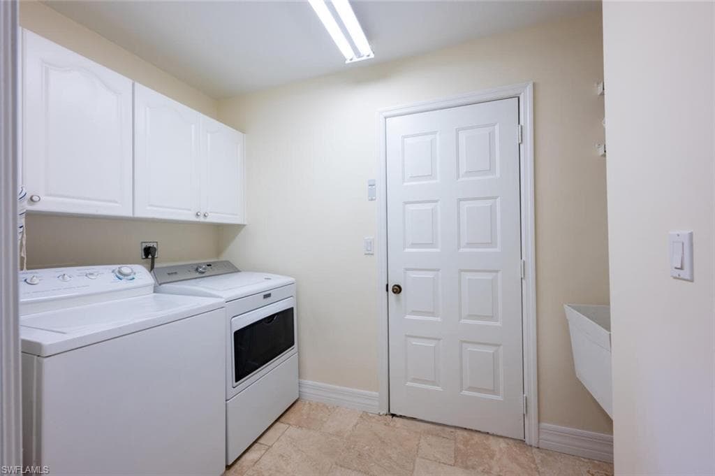 241 St James Way, Naples, FL 34104-14