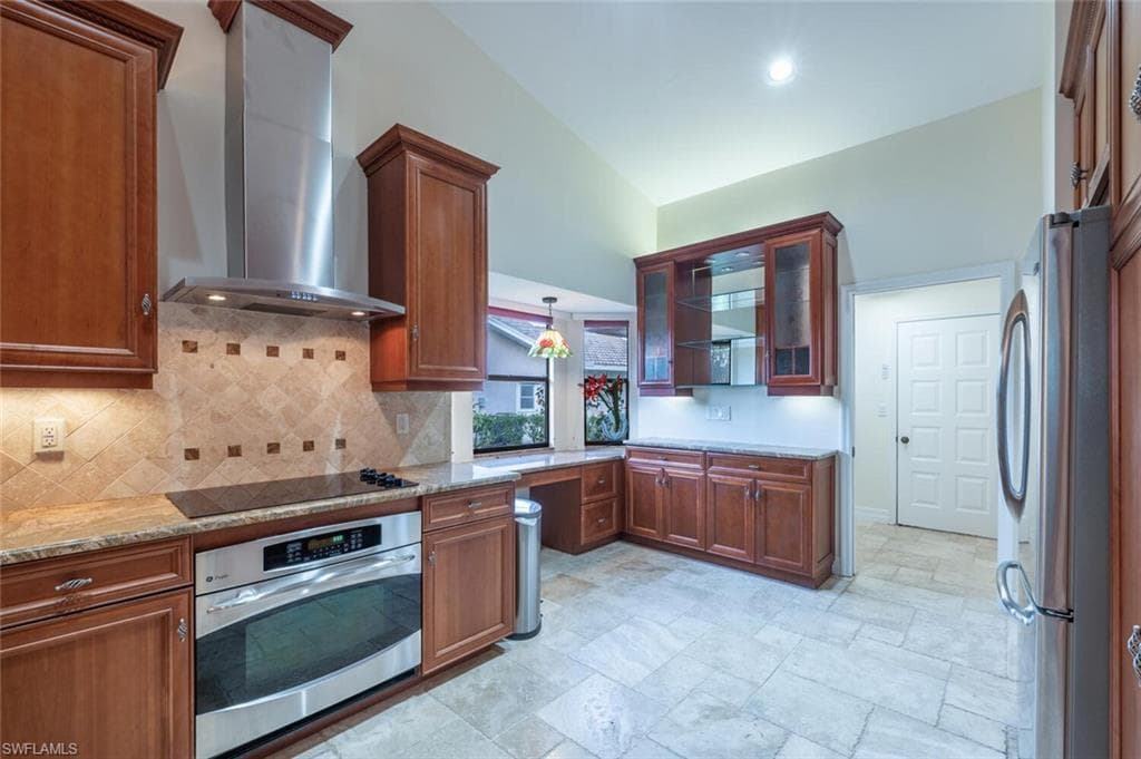 241 St James Way, Naples, FL 34104-6