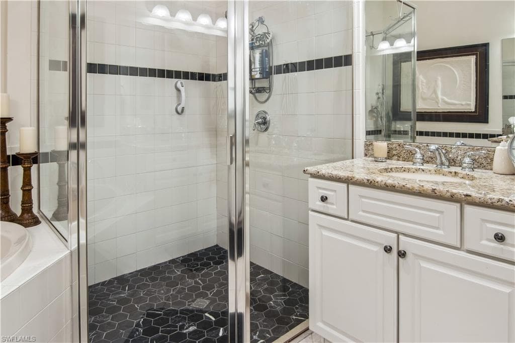 8563 Chase Preserve Dr, Naples, FL 34113-14