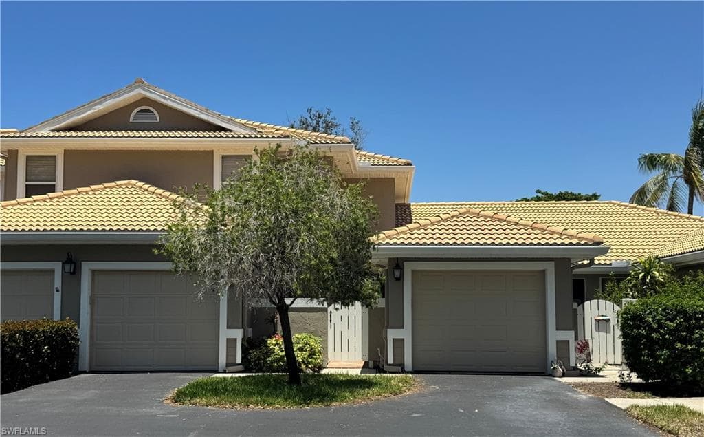338 Emerald Bay Cir Z6, Naples, FL 34110-2