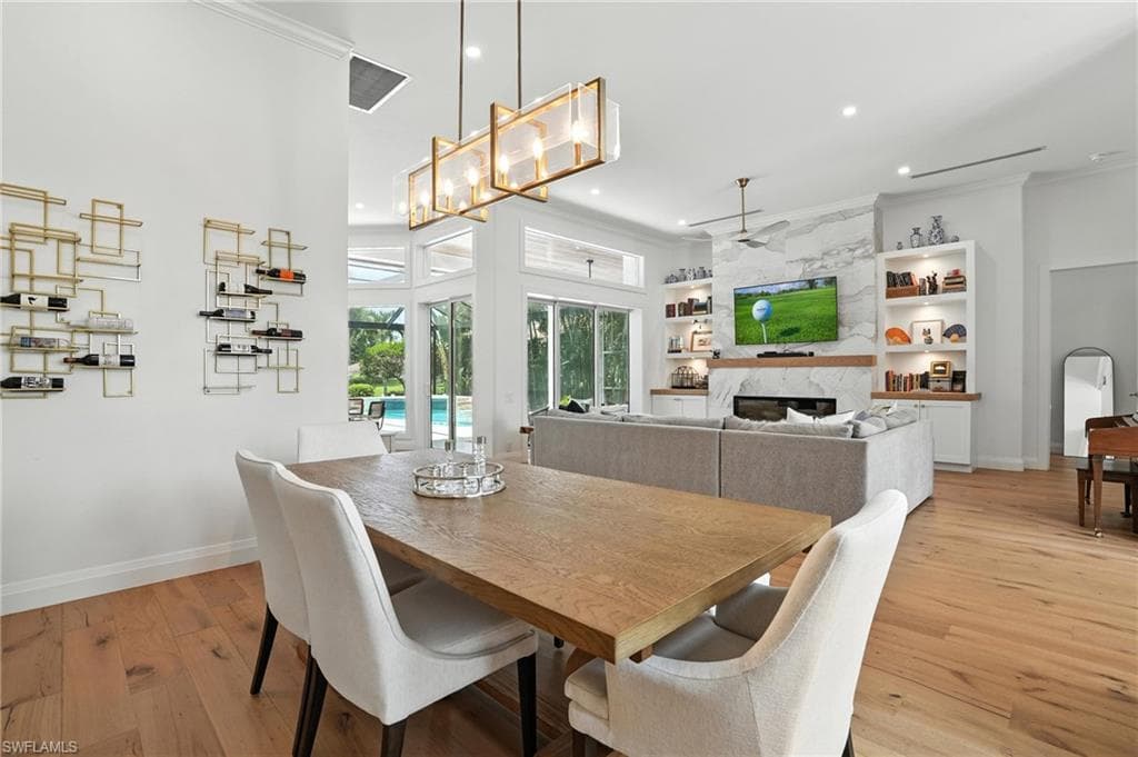 581 Wedgewood Way, Naples, FL 34119-10