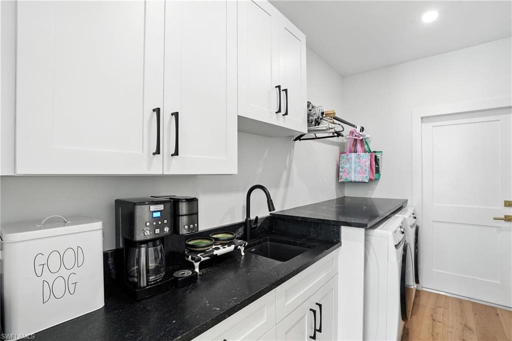 581 Wedgewood Way, Naples, FL 34119-23
