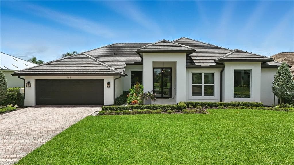 581 Wedgewood Way, Naples, FL 34119-2